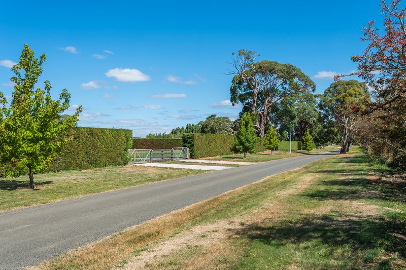 Photo - 135 Harpers Lane, Kyneton VIC 3444 - Image 3