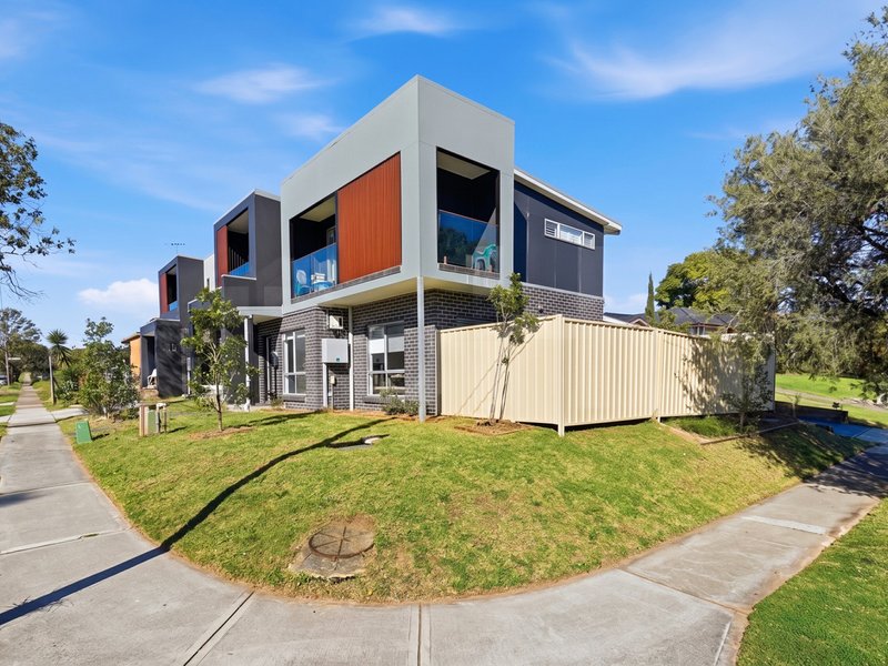 Photo - 1/35 Jacaranda Crescent, Casula NSW 2170 - Image 16