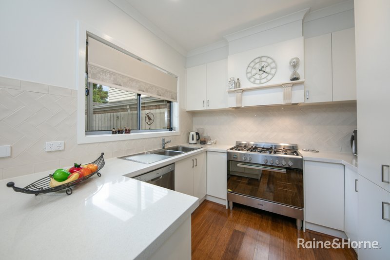 Photo - 1/35 Jackson Street, Sunbury VIC 3429 - Image 3