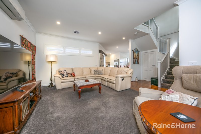 Photo - 1/35 Jackson Street, Sunbury VIC 3429 - Image 5