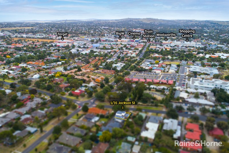 Photo - 1/35 Jackson Street, Sunbury VIC 3429 - Image 18