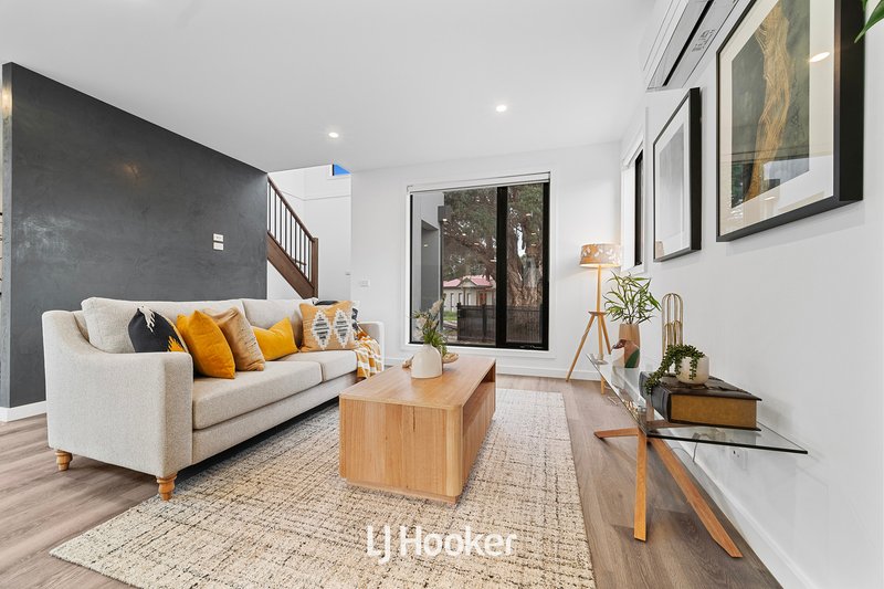 Photo - 1/35 Jesson Crescent, Dandenong VIC 3175 - Image 4