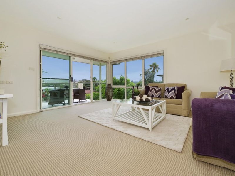 Photo - 135 Lagoon Street, Narrabeen NSW 2101 - Image 4