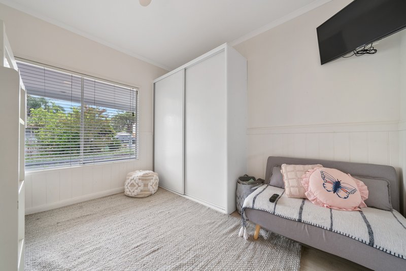 Photo - 135 Lakedge Avenue, Berkeley Vale NSW 2261 - Image 11