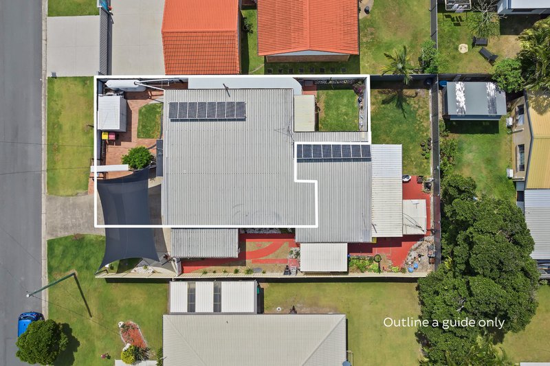 Photo - 1/35 Lapoinya Crescent, Warana QLD 4575 - Image 2