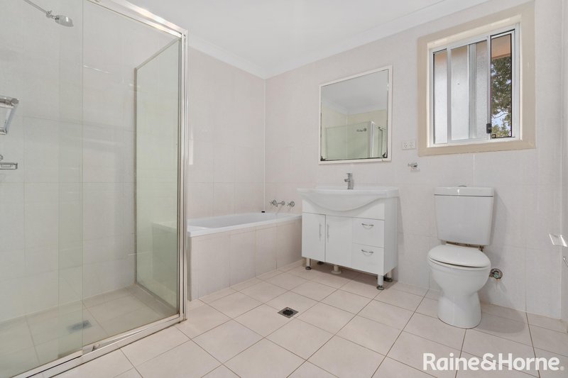 Photo - 1/35 Neerini Ave , Smithfield NSW 2164 - Image 4