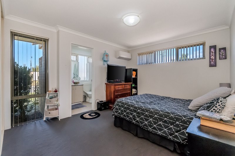 Photo - 1/35 Nicholson Road, Cannington WA 6107 - Image 3