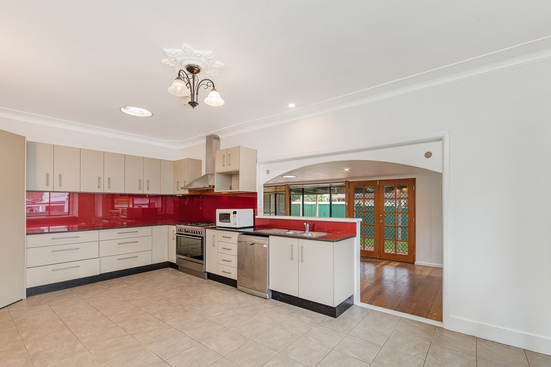Photo - 135 Pacific Highway, Ourimbah NSW 2258 - Image 7
