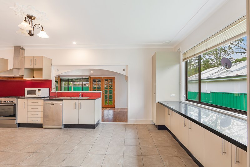 Photo - 135 Pacific Highway, Ourimbah NSW 2258 - Image 9