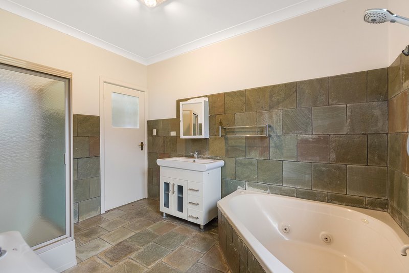 Photo - 135 Pacific Highway, Ourimbah NSW 2258 - Image 11