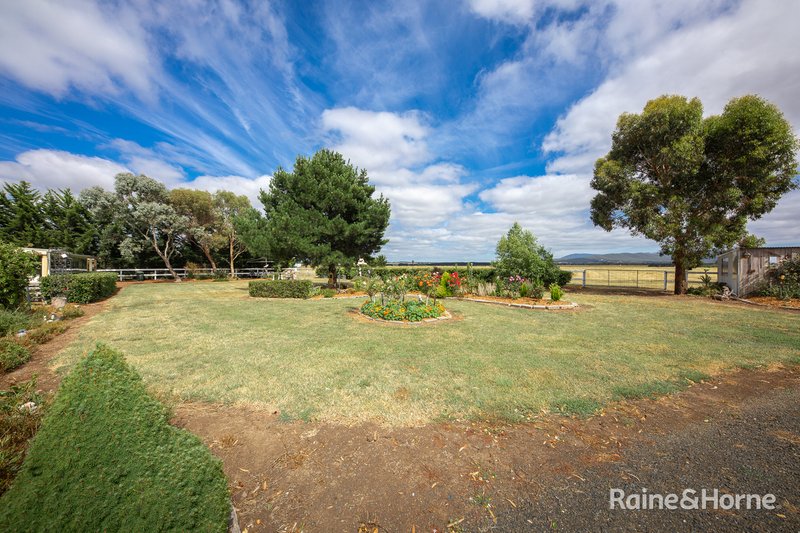 Photo - 135 Palmer Road, Sunbury VIC 3429 - Image 9