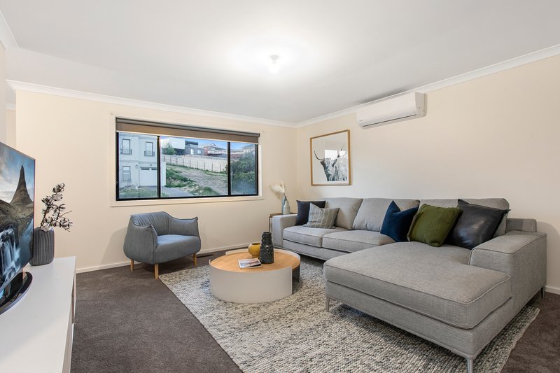 Photo - 1/35 Portchester Boulevard, Beaconsfield VIC 3807 - Image 7