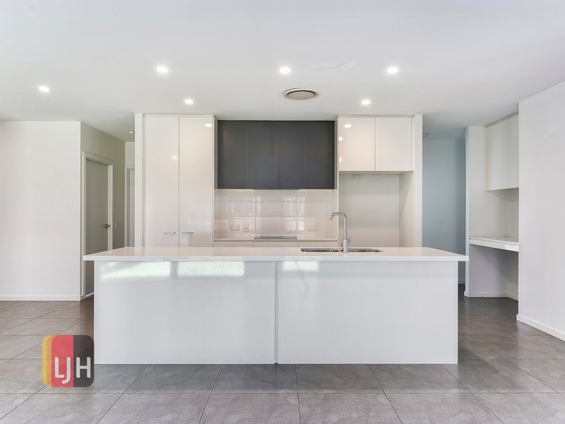 Photo - 135 Queens Road, Nudgee QLD 4014 - Image 3