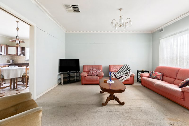 Photo - 135 Rennie Street, Coburg VIC 3058 - Image 5
