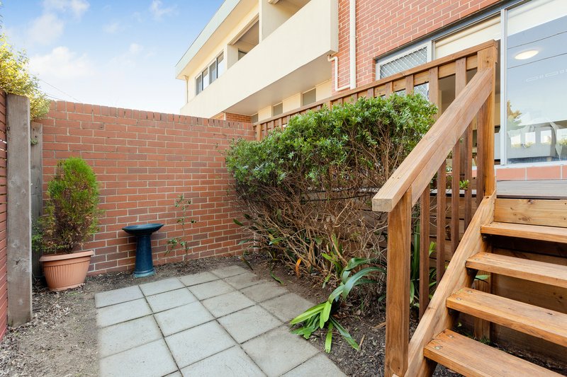 Photo - 1/35 Rosstown Road, Carnegie VIC 3163 - Image 7