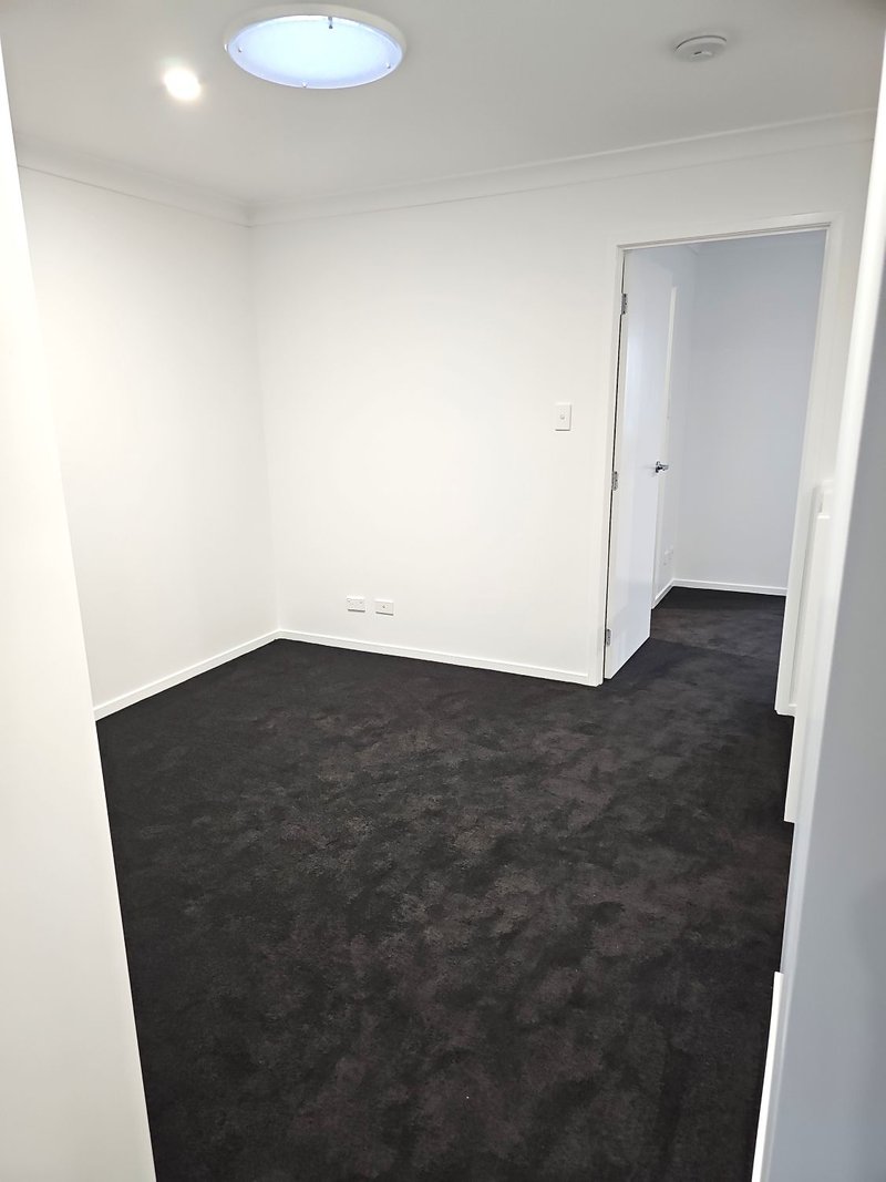 Photo - 13/5 Royal Street, Kallangur QLD 4503 - Image 7
