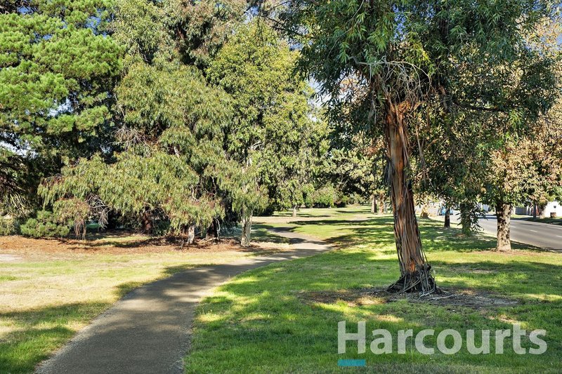 Photo - 135 Scott Parade, Ballarat East VIC 3350 - Image 15