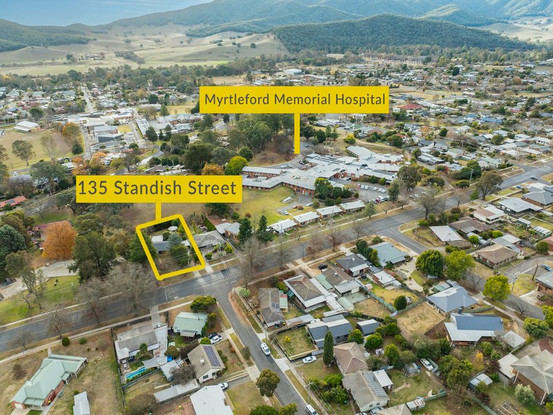 Photo - 135 Standish Street, Myrtleford VIC 3737 - Image 20