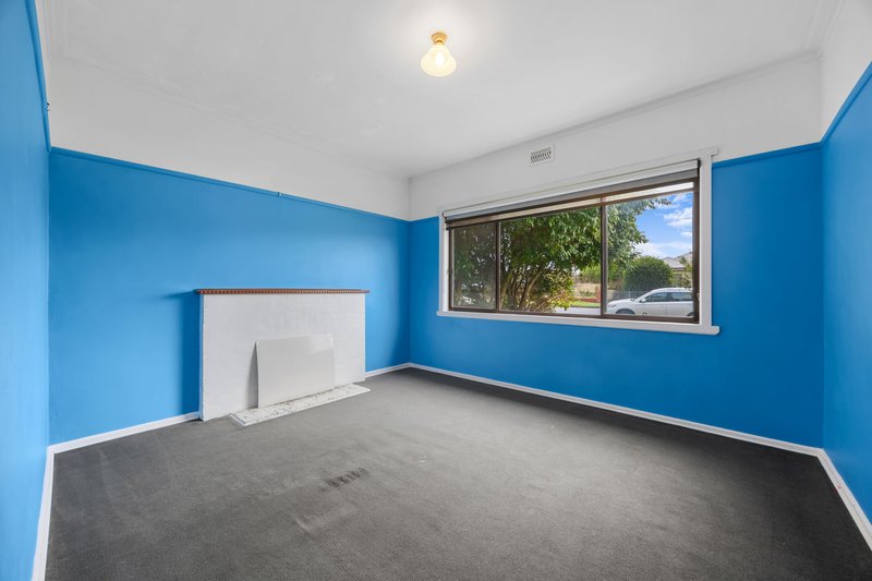 Photo - 135 Walker Street, Sebastopol VIC 3356 - Image 10