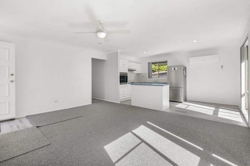 Photo - 1/35 Warner Avenue, Tuggerawong NSW 2259 - Image 7