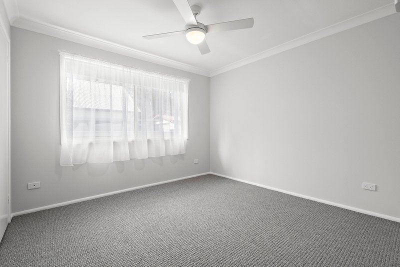Photo - 1/35 Warner Avenue, Tuggerawong NSW 2259 - Image 9