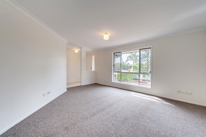 Photo - 135 Whitmore Crescent, Goodna QLD 4300 - Image 2