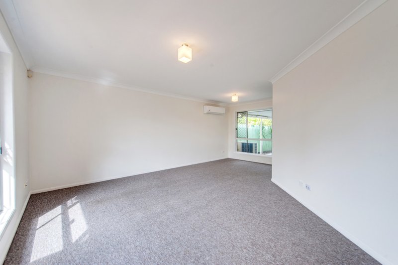 Photo - 135 Whitmore Crescent, Goodna QLD 4300 - Image 3