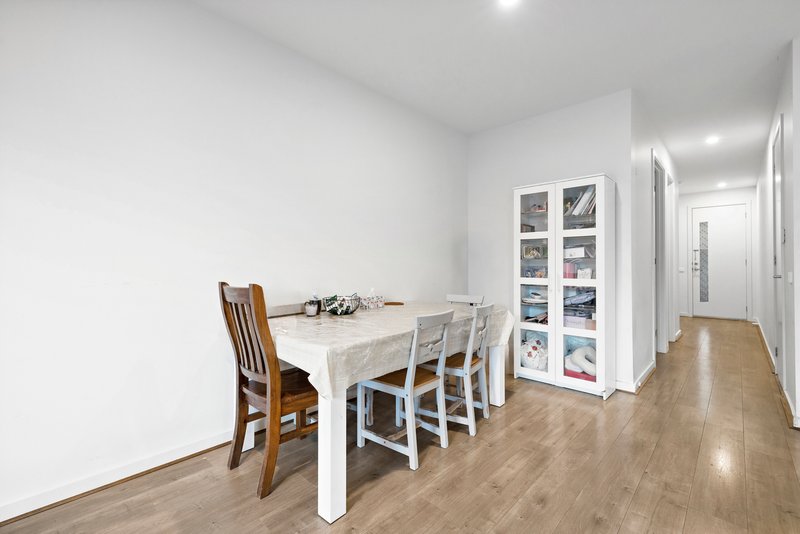 Photo - 135 Willow Glen Boulevard, Cranbourne VIC 3977 - Image 7