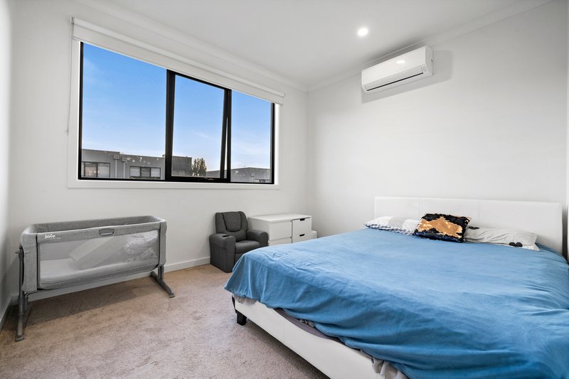 Photo - 135 Willow Glen Boulevard, Cranbourne VIC 3977 - Image 10