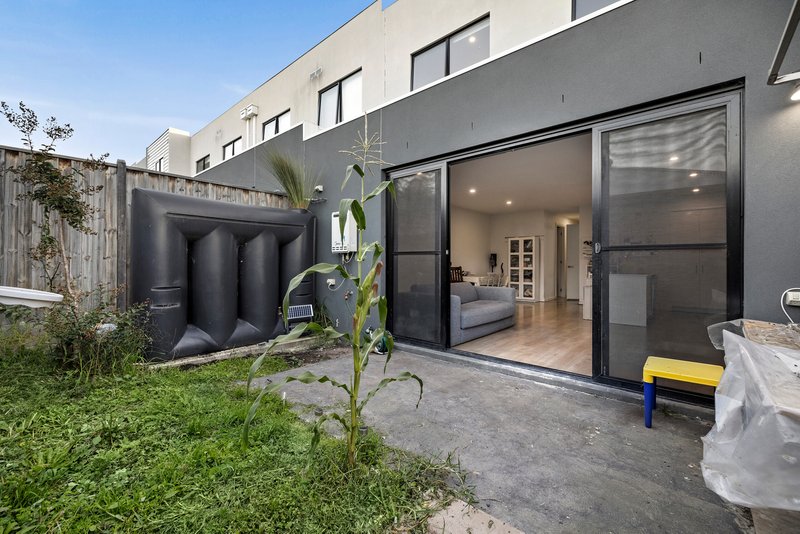 Photo - 135 Willow Glen Boulevard, Cranbourne VIC 3977 - Image 15