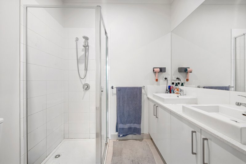 Photo - 135 Willow Glen Boulevard, Cranbourne VIC 3977 - Image 16