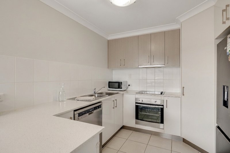 Photo - 1/35 Woleebee Drive, Glenvale QLD 4350 - Image 3