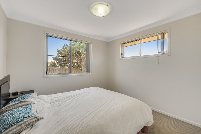 Photo - 1/35 Woleebee Drive, Glenvale QLD 4350 - Image 12
