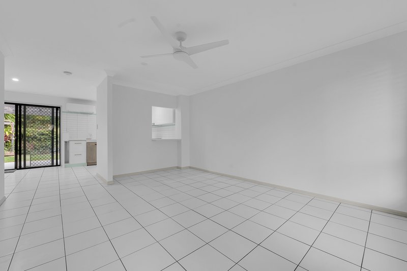 Photo - 13/519 Tingal Road, Wynnum QLD 4178 - Image 3