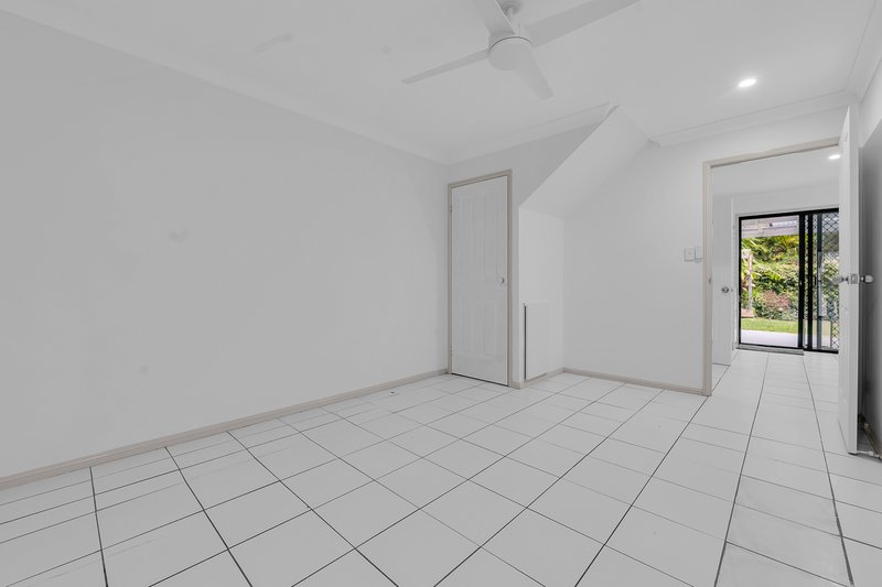 Photo - 13/519 Tingal Road, Wynnum QLD 4178 - Image 4