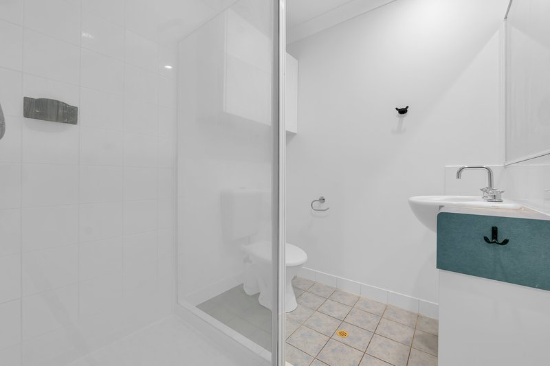 Photo - 13/519 Tingal Road, Wynnum QLD 4178 - Image 8