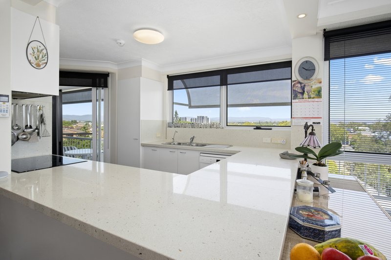 Photo - 13/56 Hooker Boulevard, Mermaid Waters QLD 4218 - Image 9