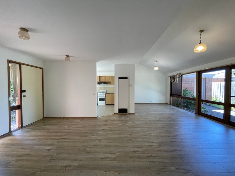 Photo - 1/358 Stephensons Road, Mount Waverley VIC 3149 - Image 4
