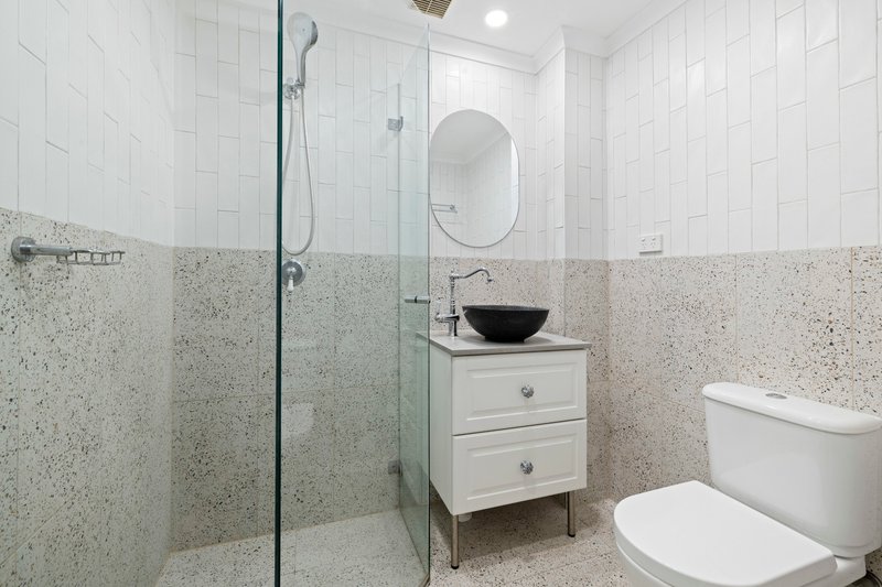 Photo - 1/36-40 Old Pittwater Road, Brookvale NSW 2100 - Image 4