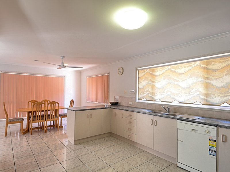 Photo - 136 Burrum Street, , Burrum Heads QLD 4659 - Image 4