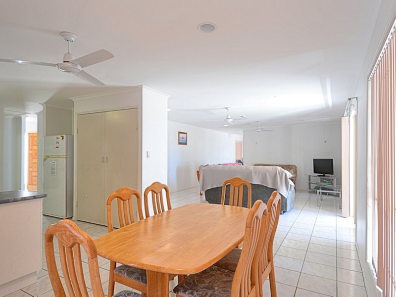 Photo - 136 Burrum Street, , Burrum Heads QLD 4659 - Image 5