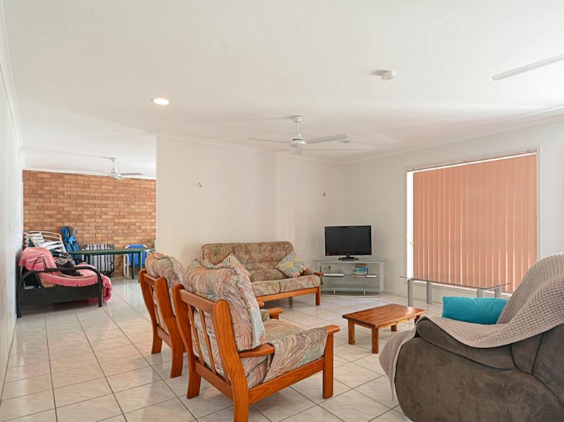 Photo - 136 Burrum Street, , Burrum Heads QLD 4659 - Image 8