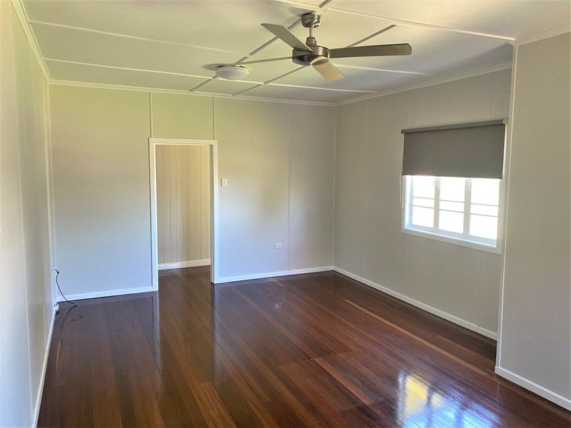 Photo - 136 Doonkuna Street, Kingaroy QLD 4610 - Image 2