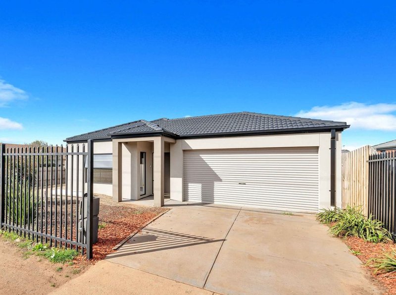 136 Exford Road, Melton South VIC 3338