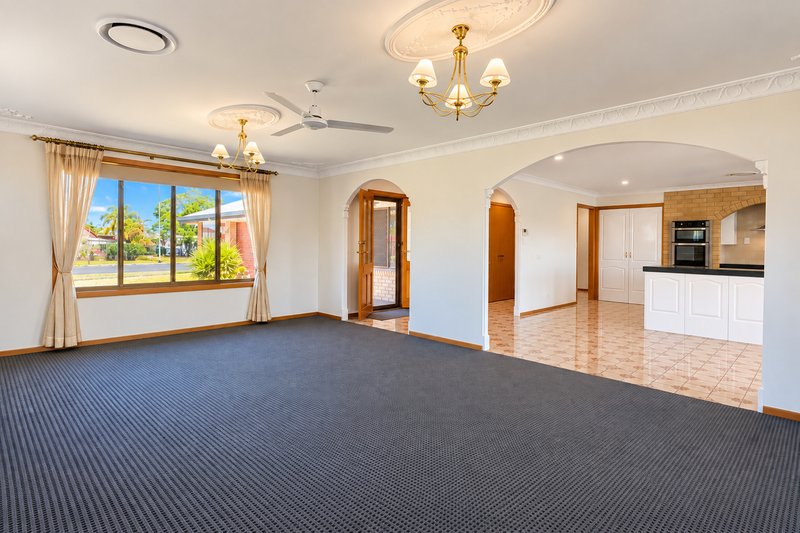 Photo - 136 Griffith Road, Newport QLD 4020 - Image 2