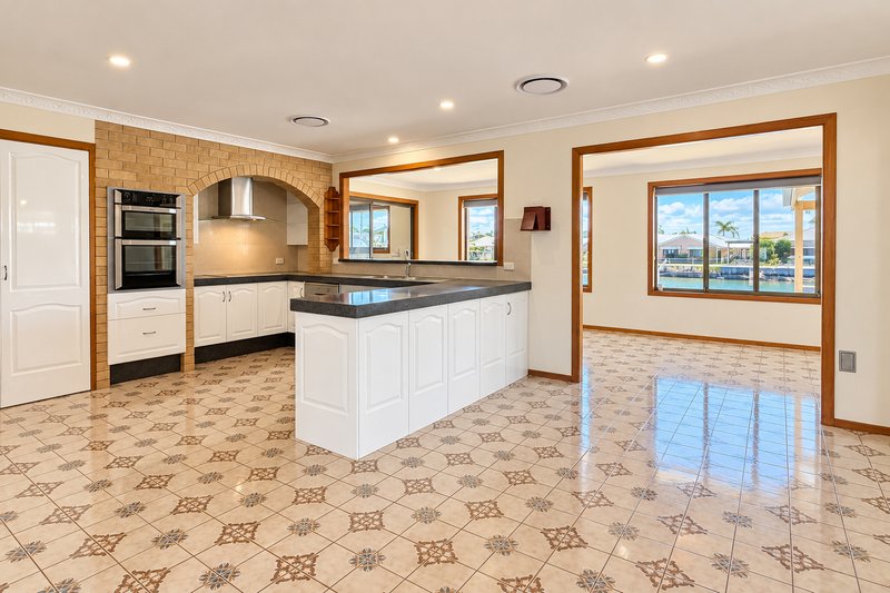 Photo - 136 Griffith Road, Newport QLD 4020 - Image 5