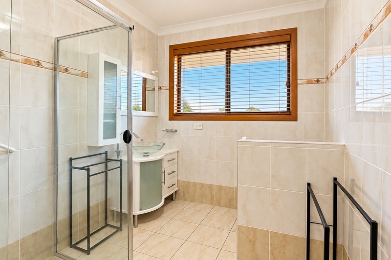Photo - 136 Griffith Road, Newport QLD 4020 - Image 9