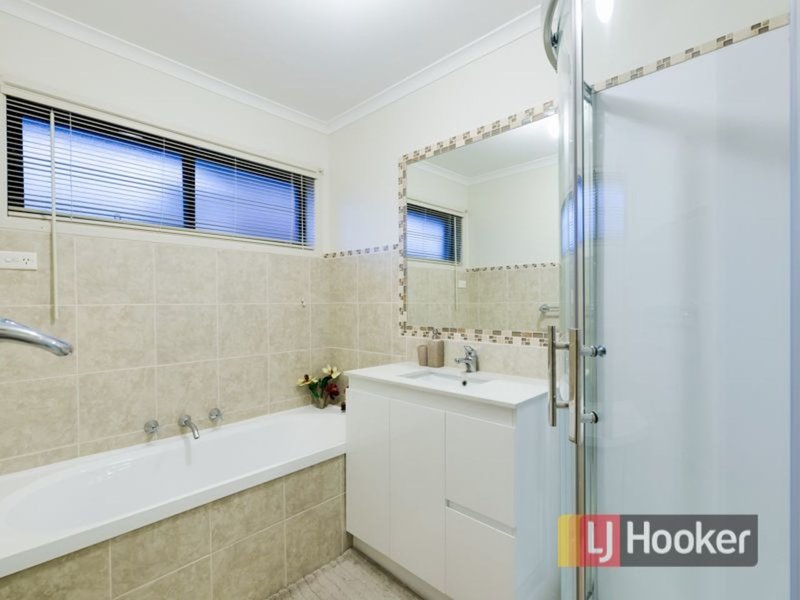 Photo - 136 Hinrichsen Drive, Hallam VIC 3803 - Image 11