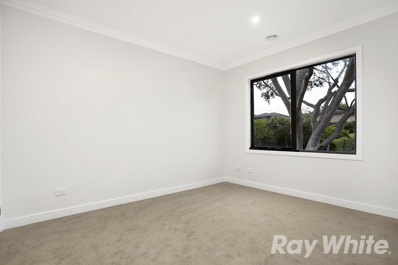 Photo - 1/36 Lee Avenue, Mount Waverley VIC 3149 - Image 7