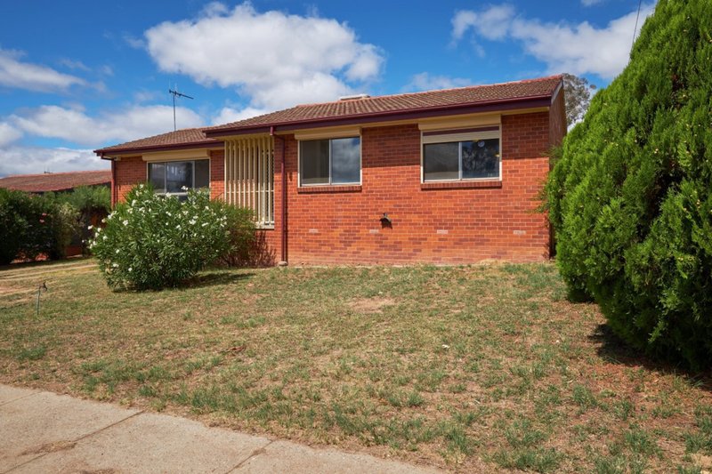 Photo - 136 Ross Smith Crescent, Scullin ACT 2614 - Image 2